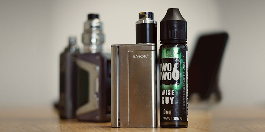 SMOK vape kit cube mini device and ultimate juice 226 wise guy apple and mango vape juice eliquid